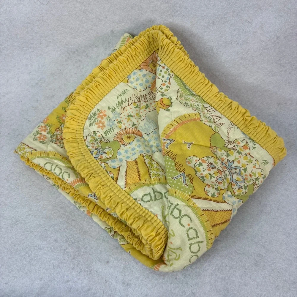 Vintage Sears Yellow ABC 123 Animal Quilted Ruffle Baby Crib Blanket 33